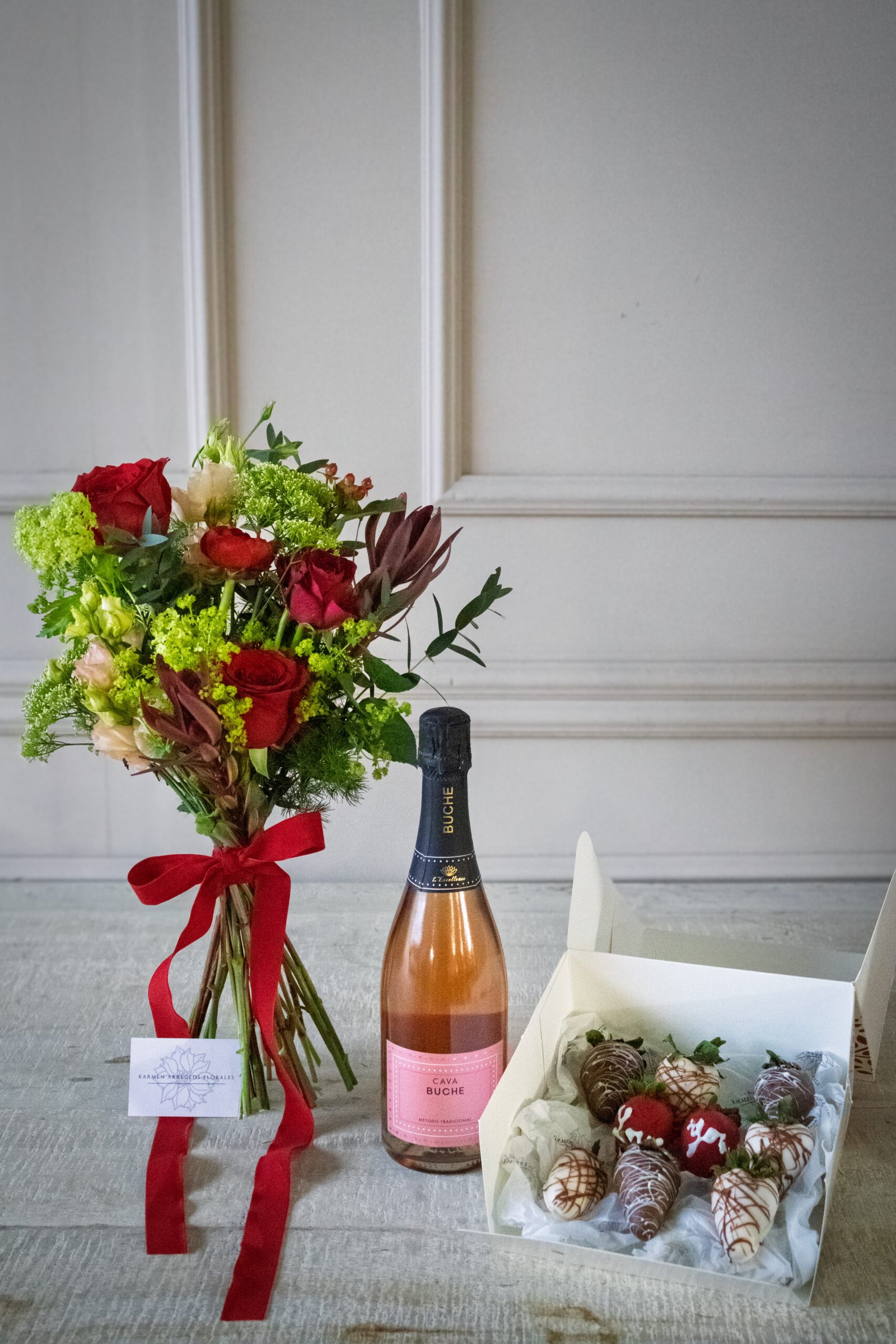 Pack Flor, Fresas y Cava San Valentín by Botanicc